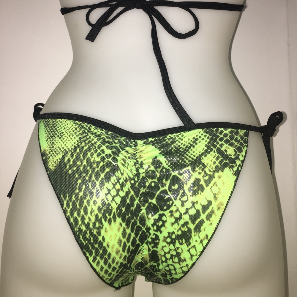 Bikini - Picture 6 of 6